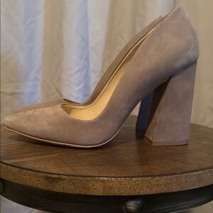 Vince Camuto Tan Heels with Chunky Block Heel